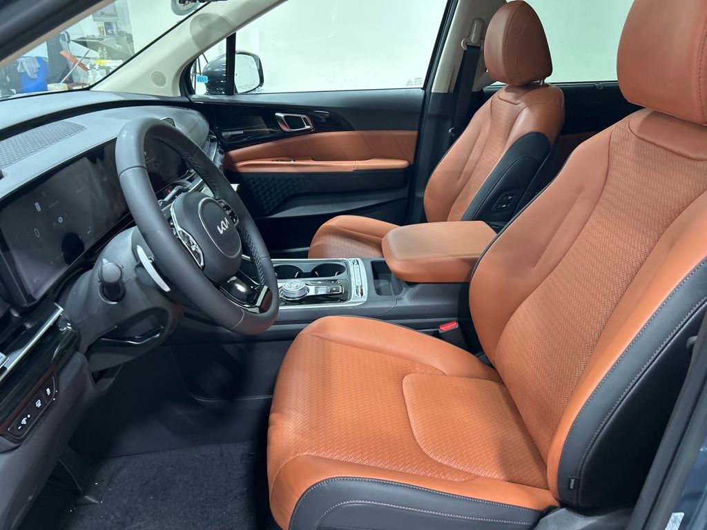 new 2026 Kia Carnival Hybrid car, priced at $53,025