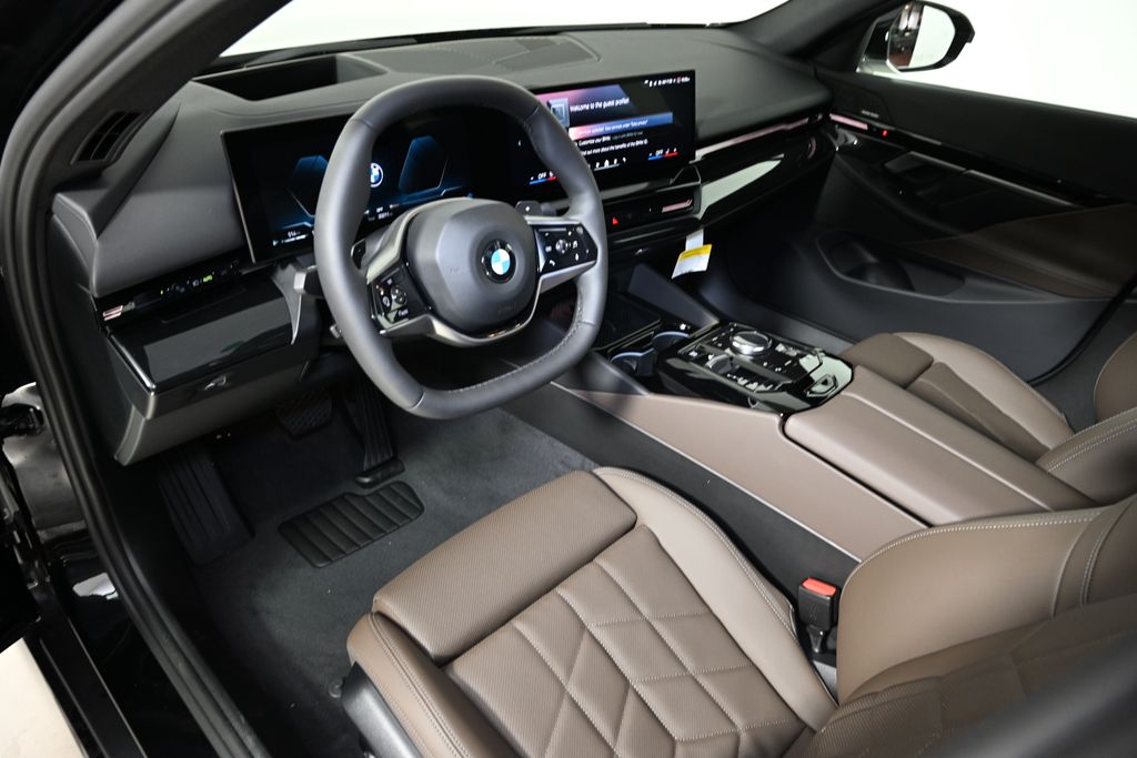 2025 BMW 5 Series 530i xDrive 15