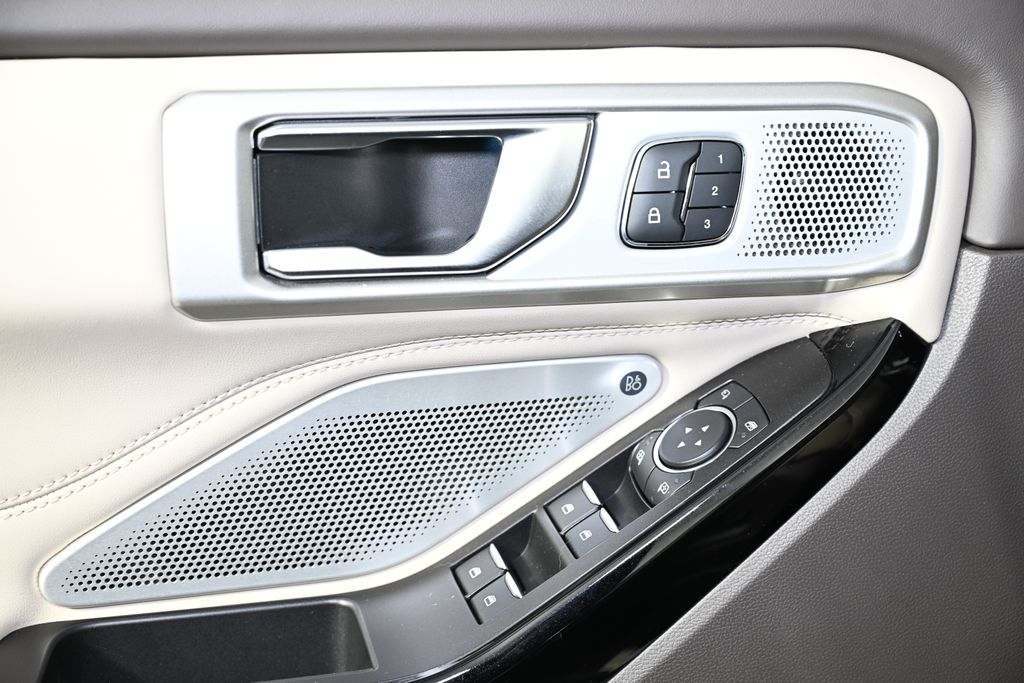 Thumbnail: 2022 Ford Explorer - 22