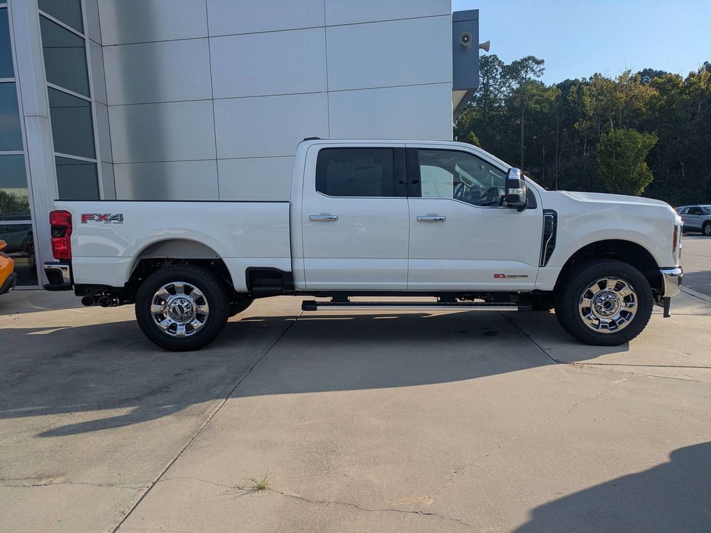 2026 Ford F-350 Super Duty LARIAT
