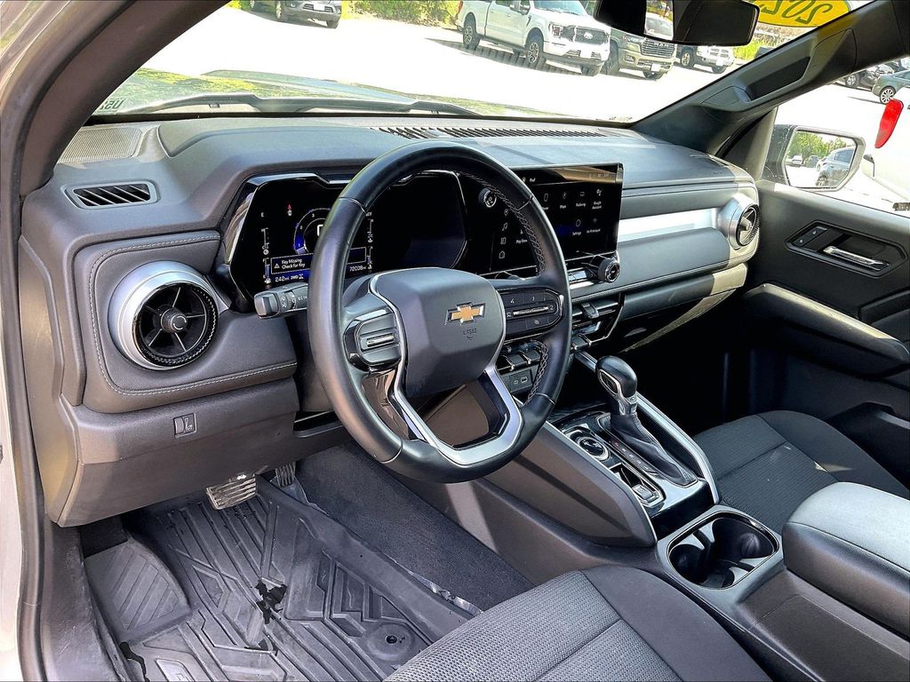 2023 Chevrolet Colorado — photo 8