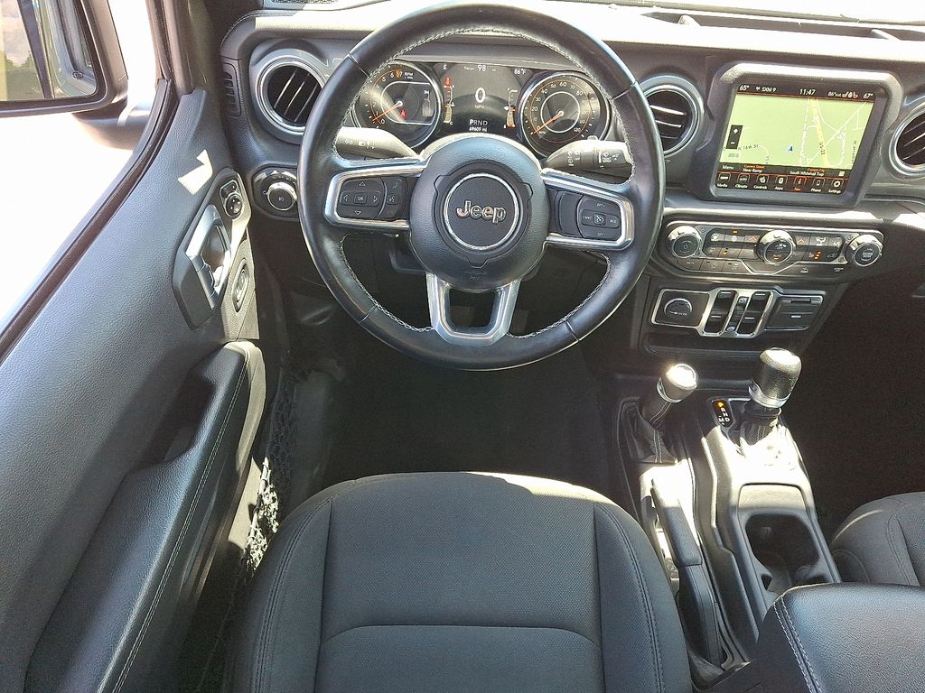 2022 Jeep Wrangler — photo 11