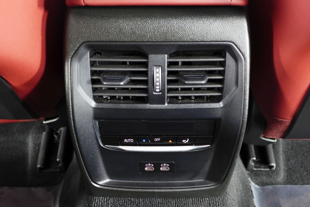 Thumbnail: 2024 BMW 3 Series - 24