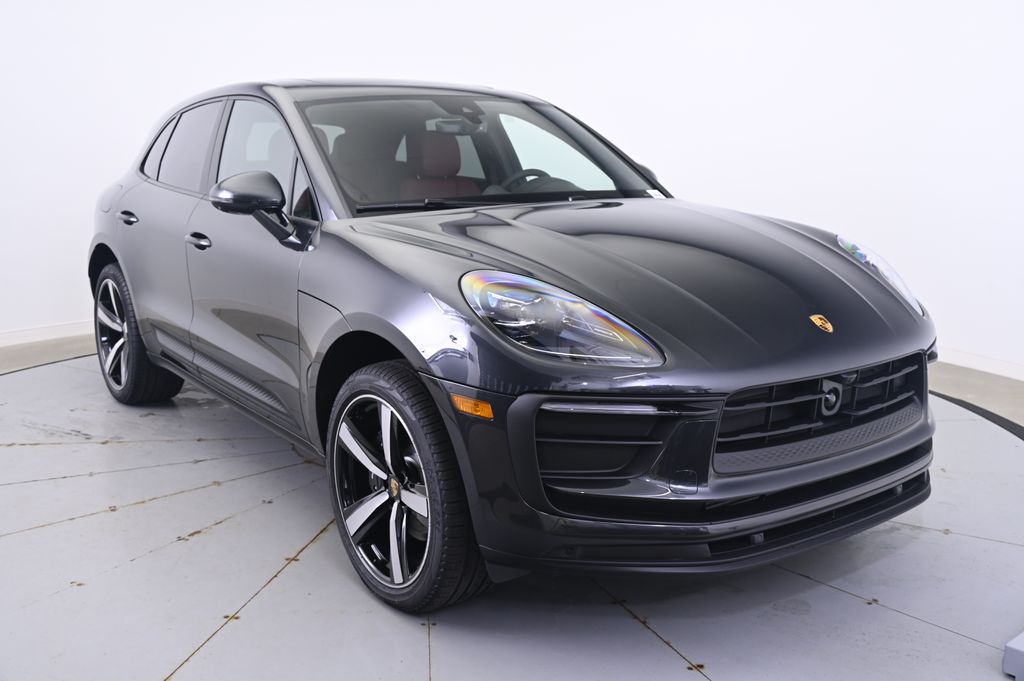 Thumbnail: 2025 Porsche Macan - 9