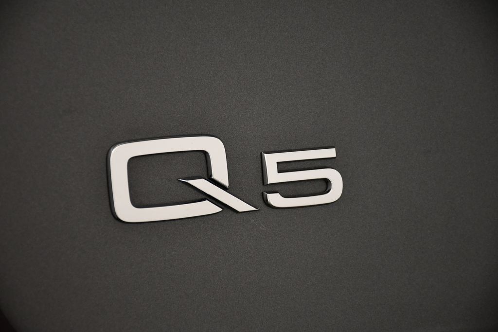 Thumbnail: 2024 Audi Q5 - 12