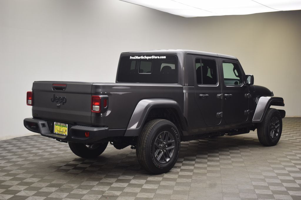 new 2026 Jeep Gladiator car, priced at $47,491