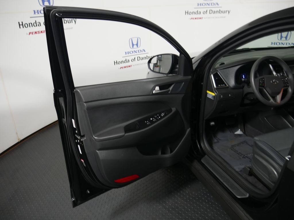 Thumbnail: 2018 Hyundai Tucson - 10