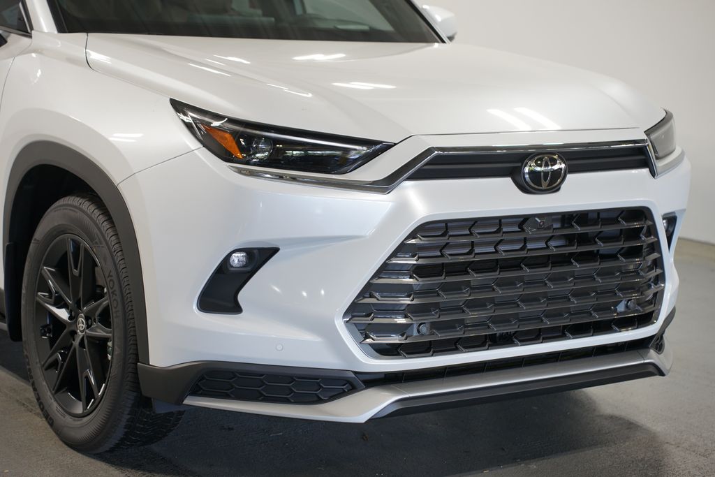 Thumbnail: 2026 Toyota Grand Highlander - 4