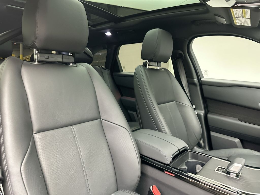 2026 Land Rover Range Rover Velar Dynamic SE 5