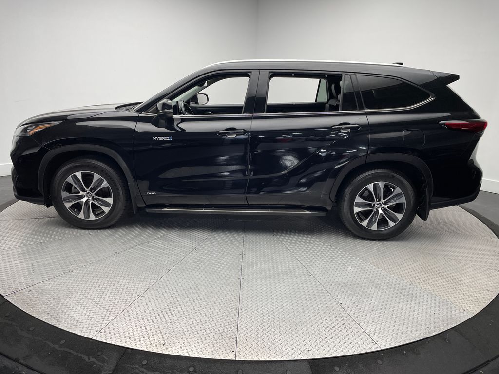 Thumbnail: 2020 Toyota Highlander - 8