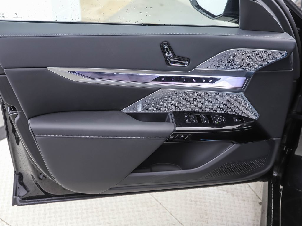 Thumbnail: 2026 BMW 7 Series - 9