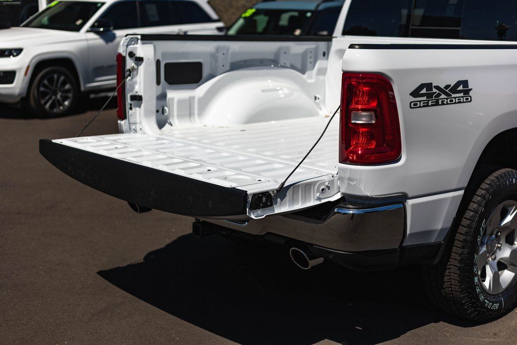 2026 Ram 1500 Tradesman thumbnail 9