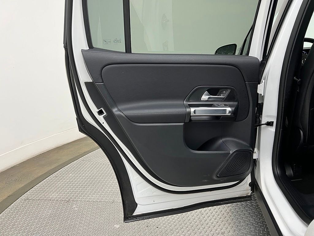 2023 Mercedes-Benz GLB 250 19