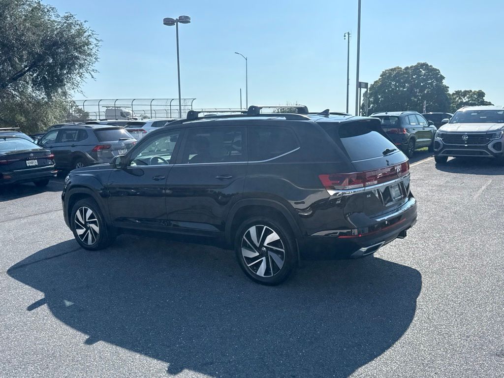 2024 Volkswagen Atlas 2.0T SE w/Technology Black at South Hills CDJR