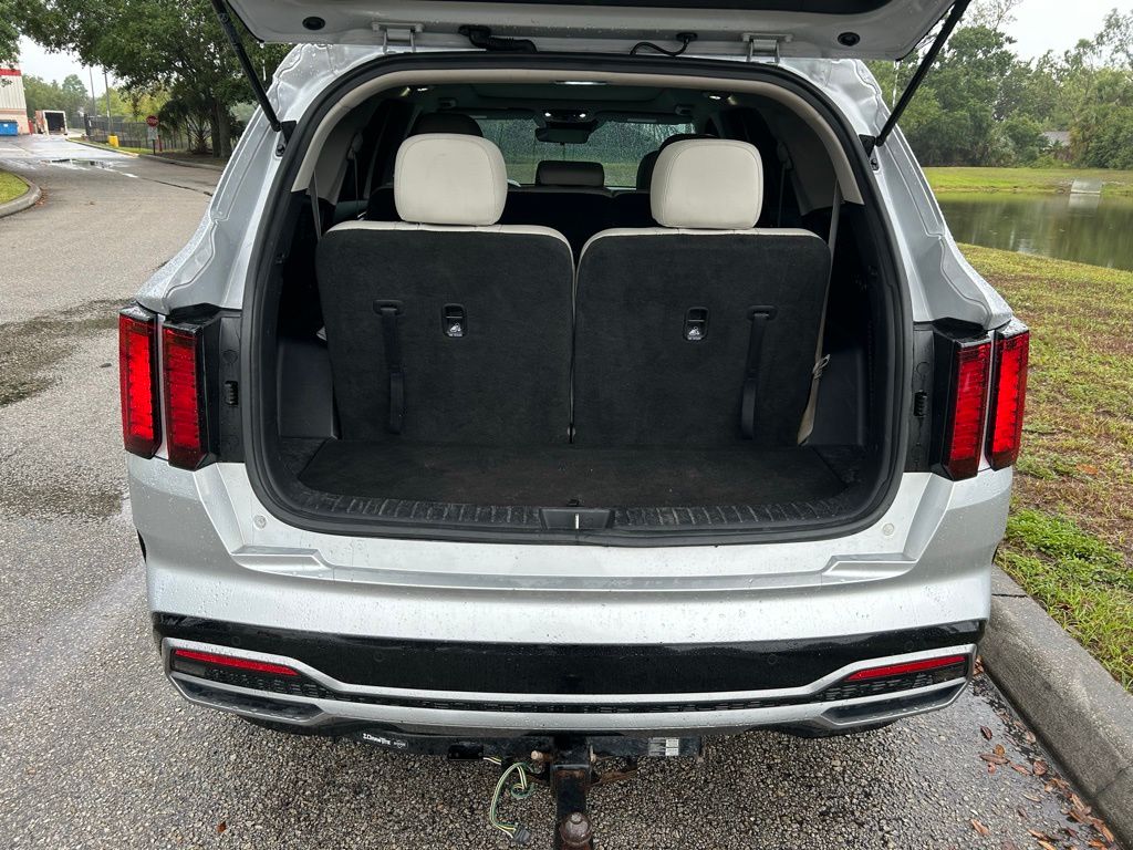 2021 Kia Sorento S 10