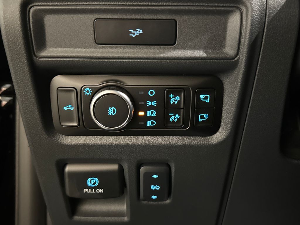 New 2026 Black Ford Lariat image 31