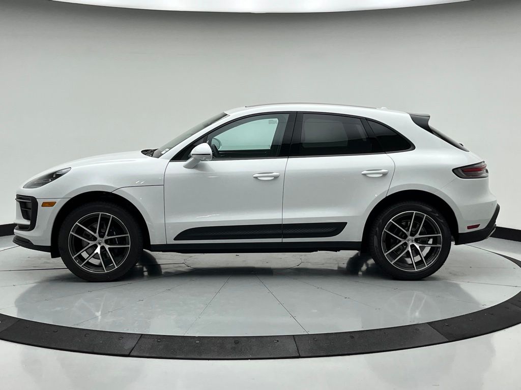 Thumbnail: 2026 Porsche Macan - 2