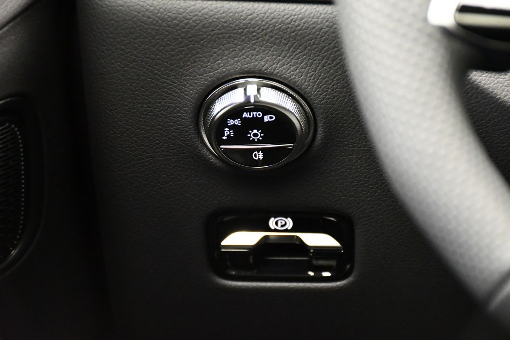 Thumbnail: 2026 Mercedes-Benz GLC - 21