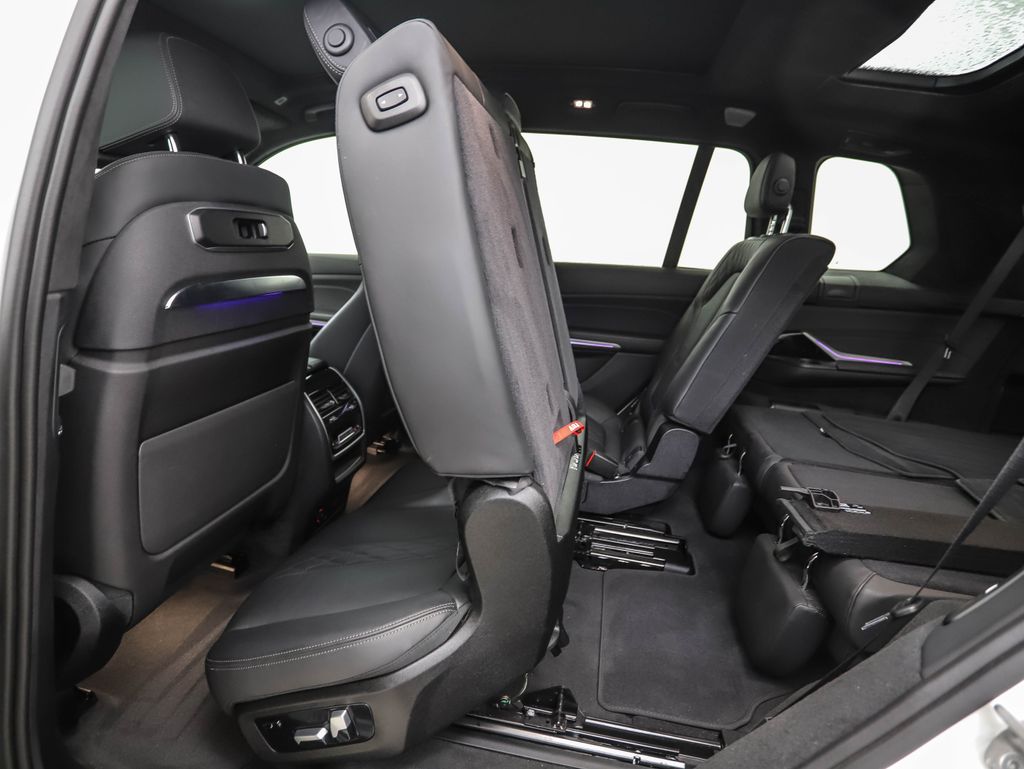Thumbnail: 2024 BMW X7 - 24