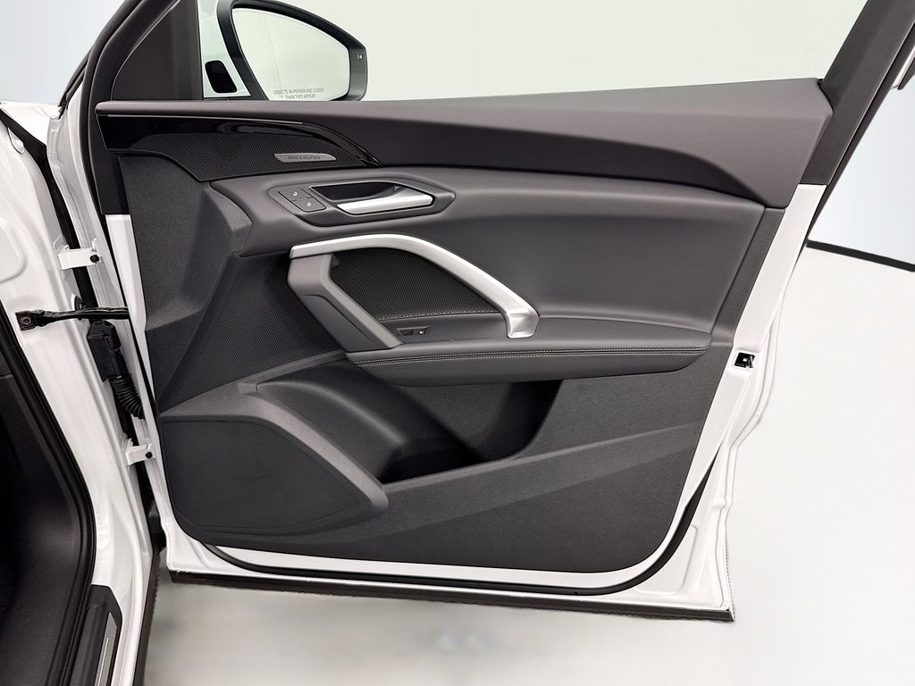 Thumbnail: 2025 Audi Q5 - 25