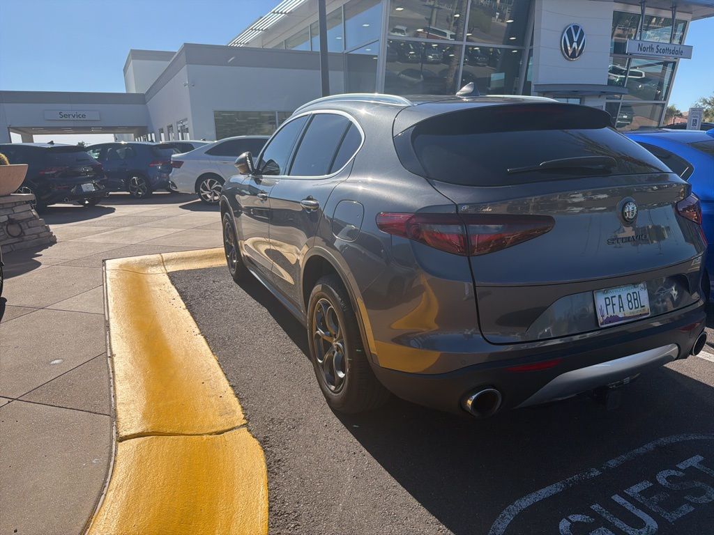 Thumbnail: 2020 Alfa Romeo Stelvio - 8