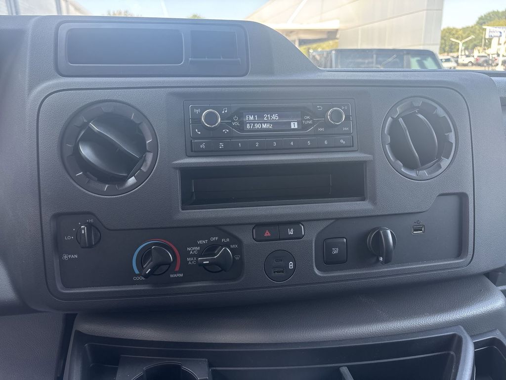 New 2024 Oxford White Ford E-350 SRW image 16
