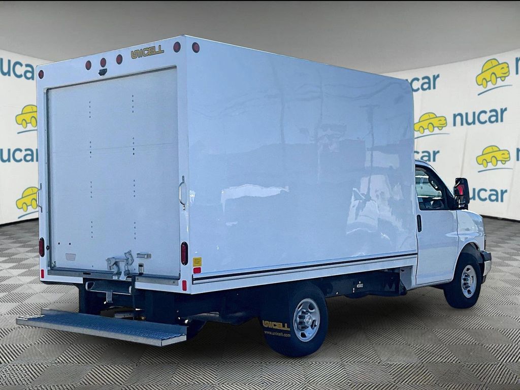 2025 Chevrolet Express 3500 — photo 7