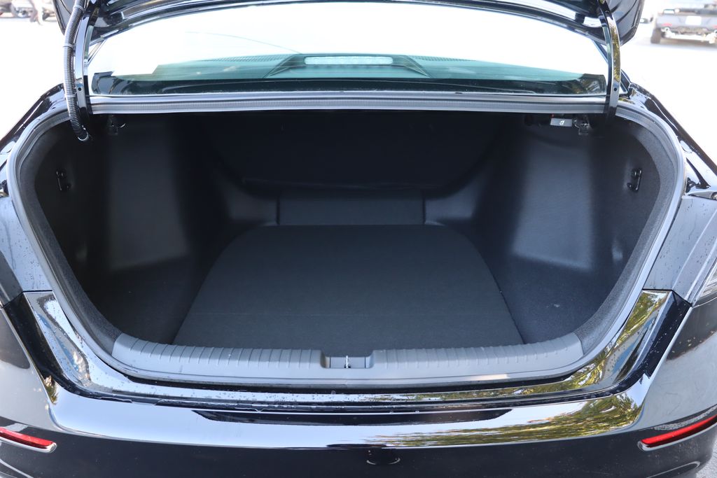 2025 Honda Accord LX 13