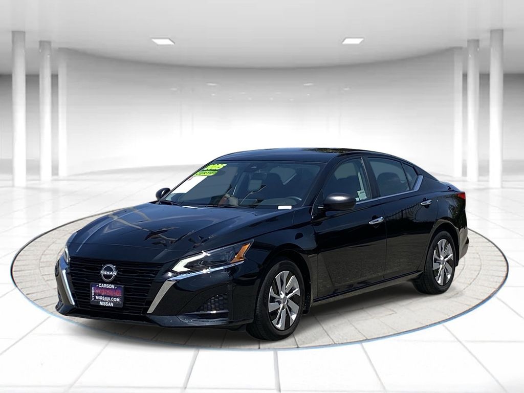Super Black 2025 Nissan Altima Sedan Front-Wheel Drive Continuously Variable Transmission