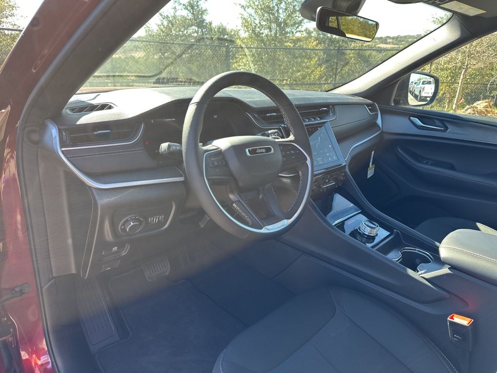 New Car 2025 Jeep Grand Cherokee  Laredo X For Sale Under $40,000 In Austin, Texas