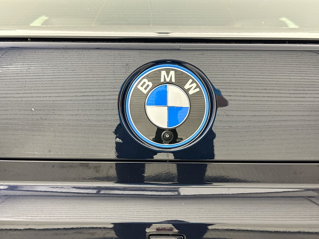 Thumbnail: 2026 BMW 7 Series - 22