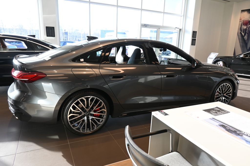 Thumbnail: 2025 Audi S5 - 6