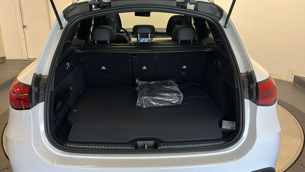 2025 Mercedes-Benz GLC 350 25