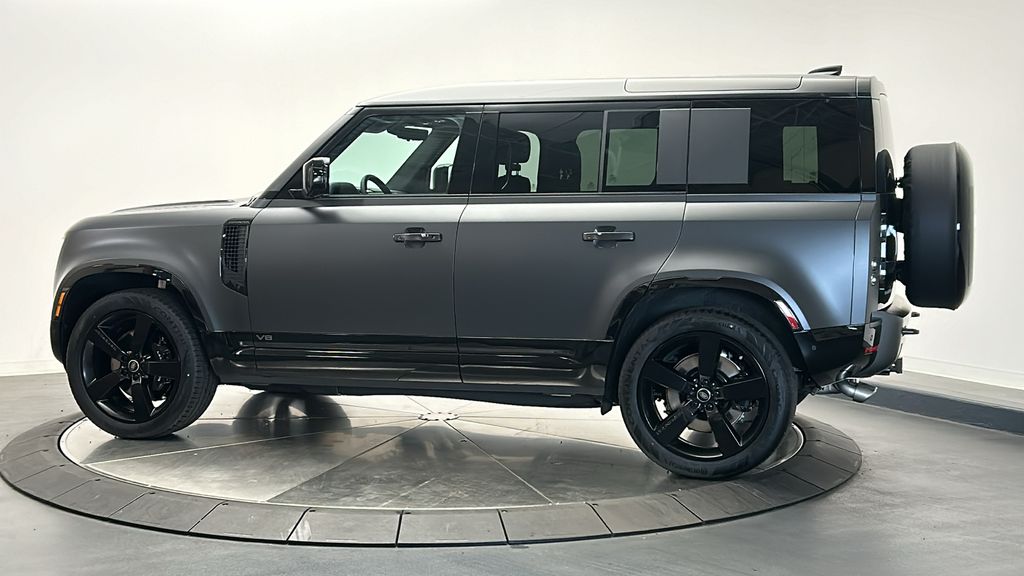 2025 Land Rover Defender 110 2