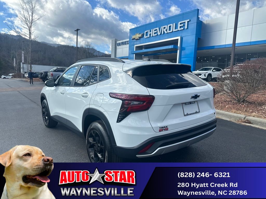 new 2025 Chevrolet Trax car, priced at $23,965