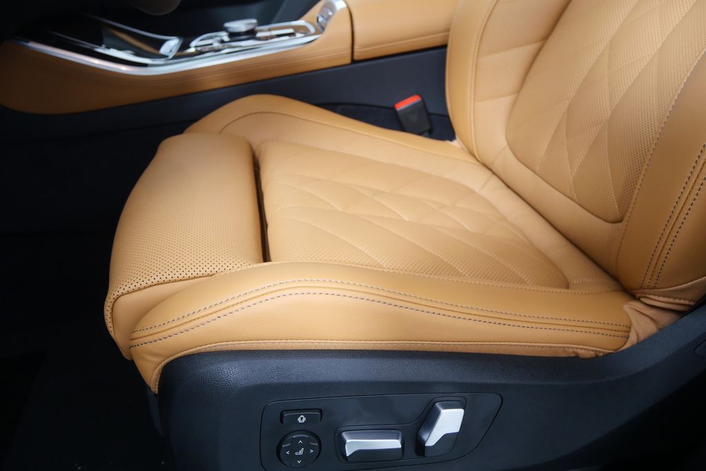 Thumbnail: 2026 BMW X5 - 9