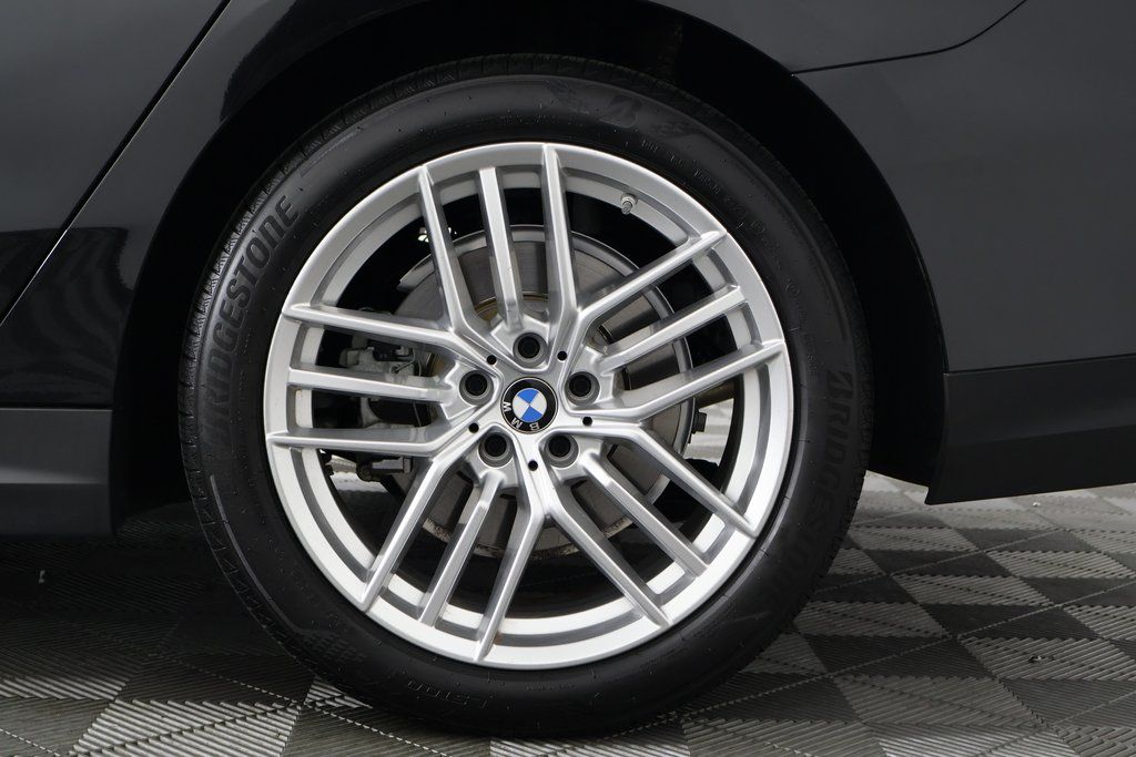 Thumbnail: 2024 BMW 5 Series - 16