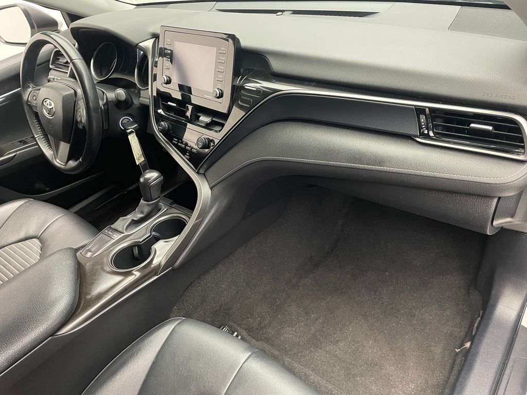 2022 Toyota Camry SE 16