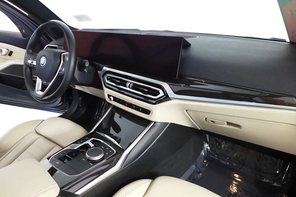 Thumbnail: 2023 BMW 3 Series - 13