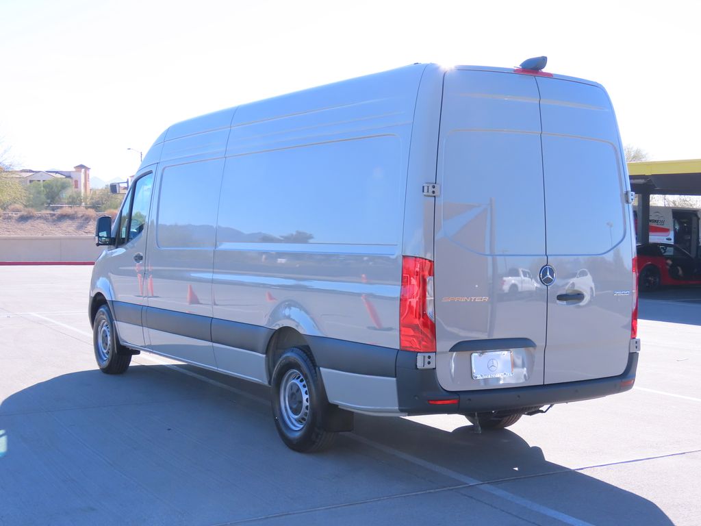 2025 Mercedes-Benz Sprinter 2500 7