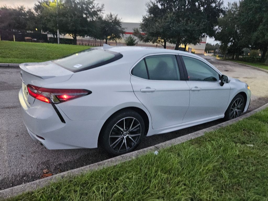 2023 Toyota Camry SE 5