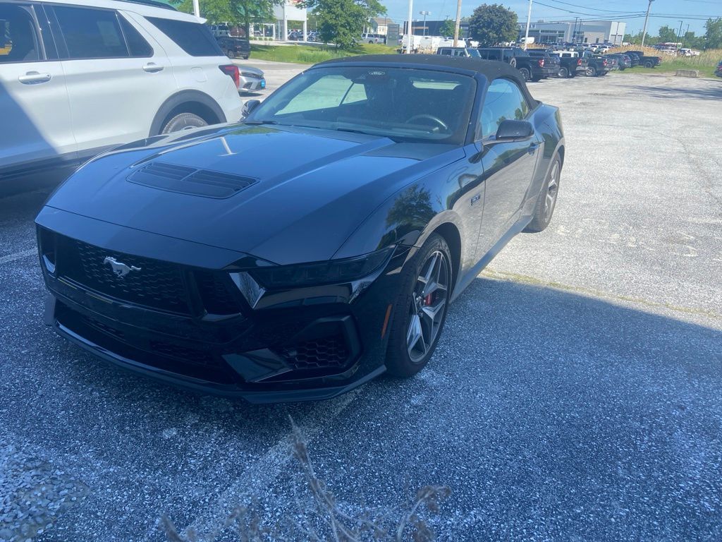 2025 Ford Mustang — photo 3