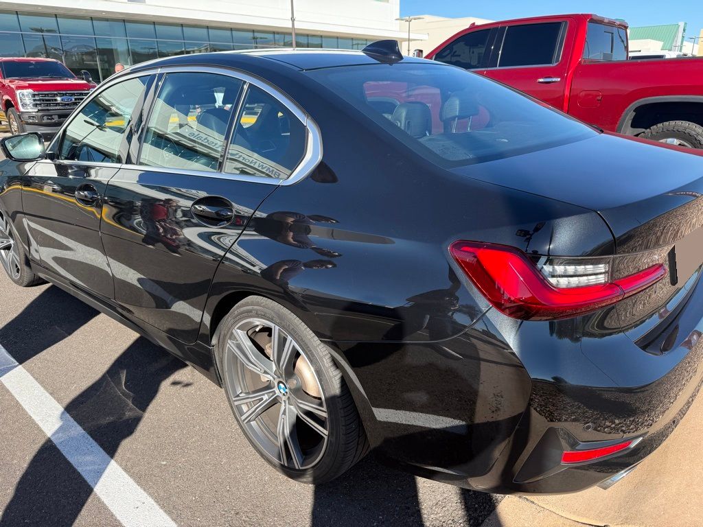 Thumbnail: 2021 BMW 3 Series - 3