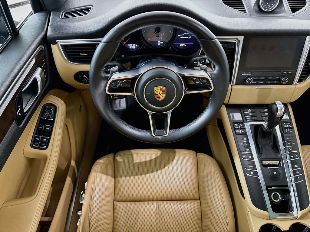 Thumbnail: 2018 Porsche Macan - 10
