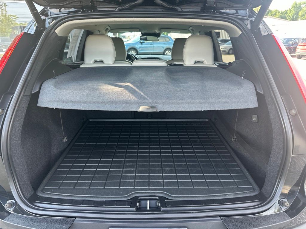 Used 2019 Volvo XC40 SUV