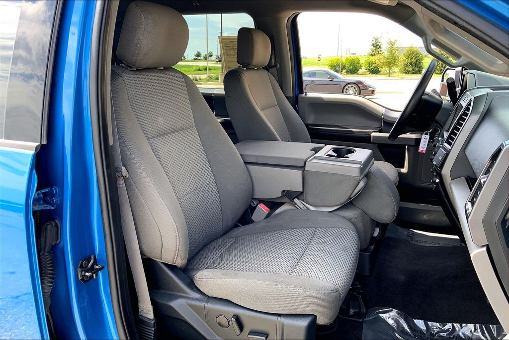 Used 2019 Blue Ford XLT image 7