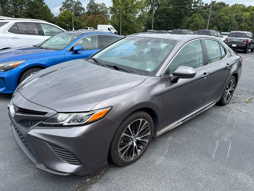 2019 Toyota Camry SE FWD