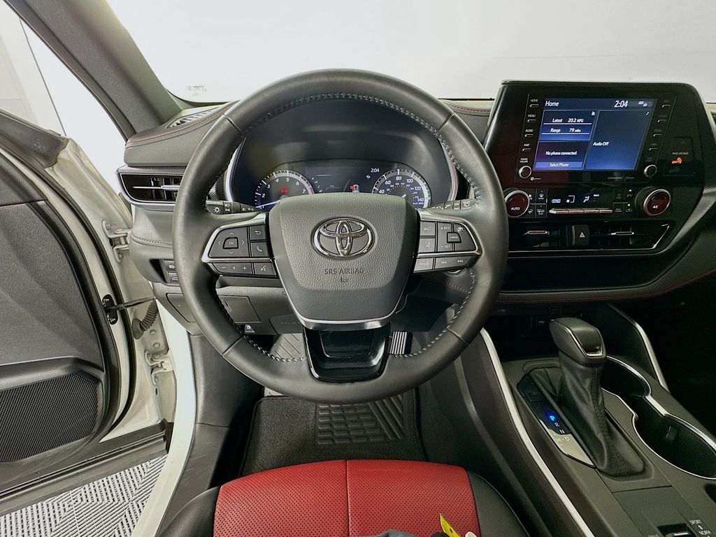 Thumbnail: 2021 Toyota Highlander - 11