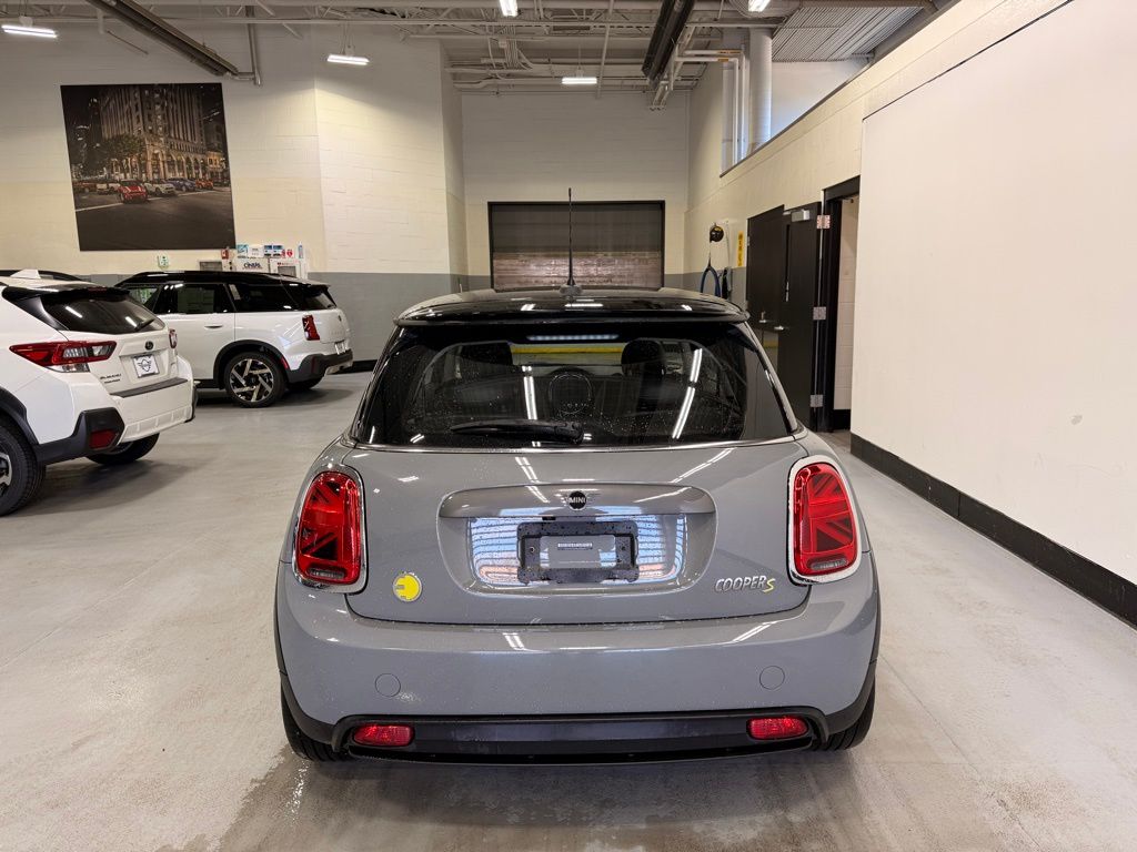 Thumbnail: 2021 MINI Cooper - 4