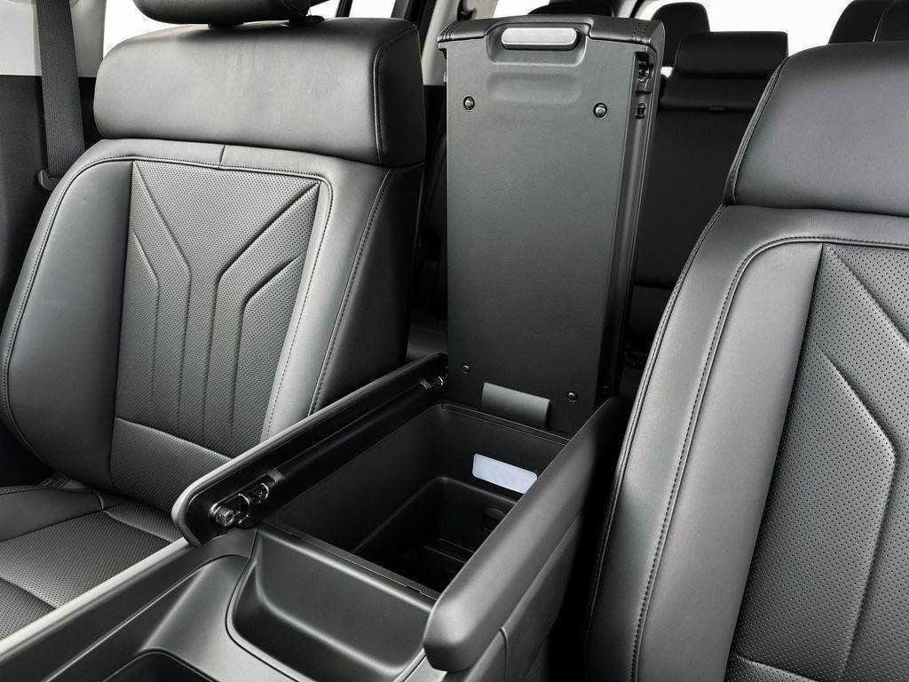 New 2026 Black Hyundai SEL image 18